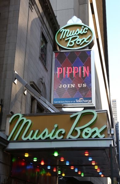 Photo Coverage: From Ben Vereen to Ricky Martin, It's the Opening Night Red Carpet for PIPPIN! — photo 2 of 52