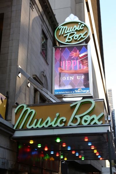 Photo Coverage: From Ben Vereen to Ricky Martin, It's the Opening Night Red Carpet for PIPPIN! — photo 3 of 52