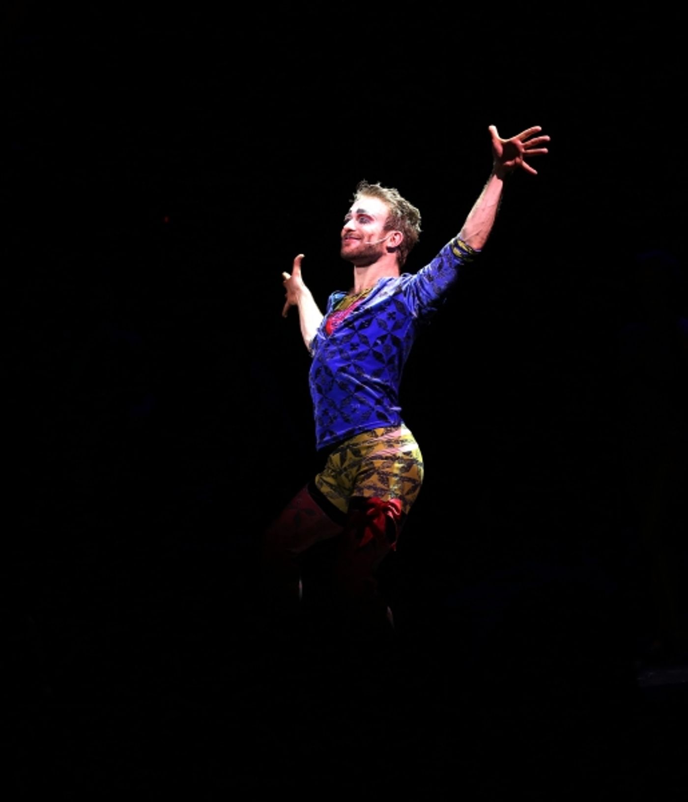Photo Coverage: Spread a Little Sunshine with PIPPIN's Magical Opening Night Curtain Call! Image