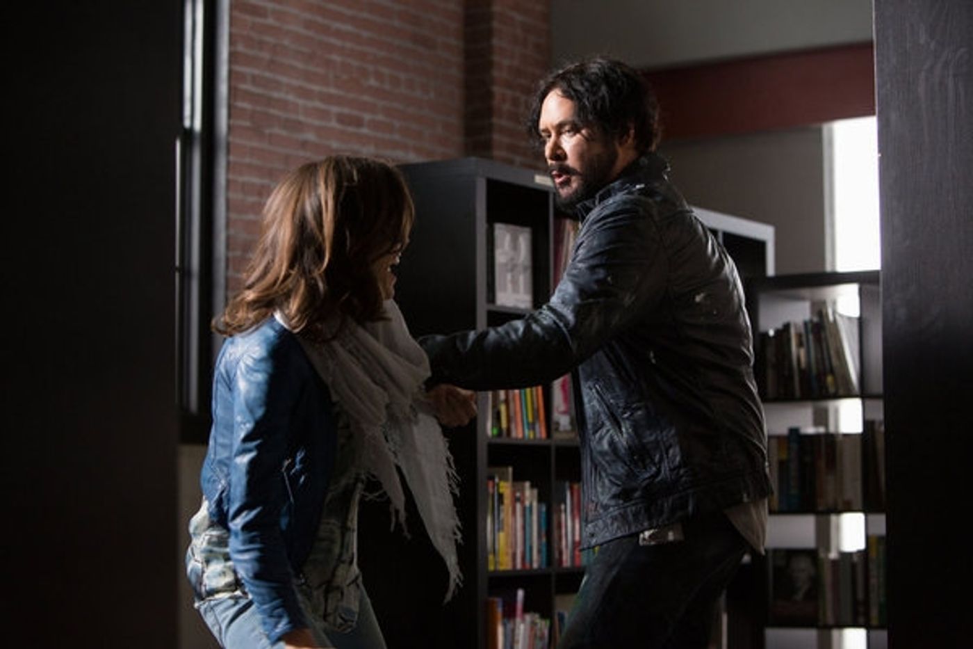 Photo Flash: GRIMM's 'Kiss of the Muse,' Airing 5/7  Image