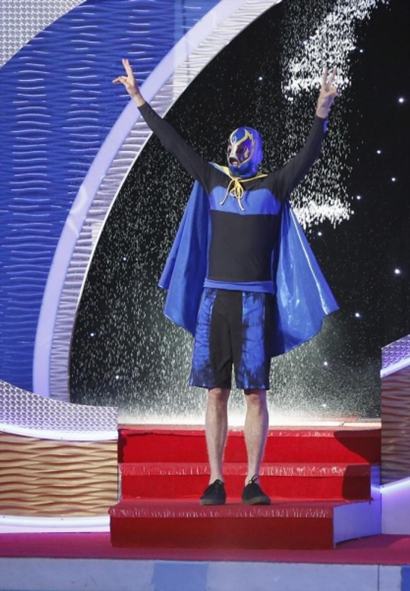 Photo Flash: Next Week's All New Episode of ABC's SPLASH  Image