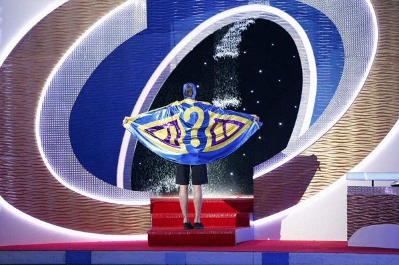 Photo Flash: Next Week's All New Episode of ABC's SPLASH  Image