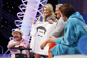 CHUY BRAVO, CHARISSA THOMPSON, Greg Louganis, Drake Bell Photo