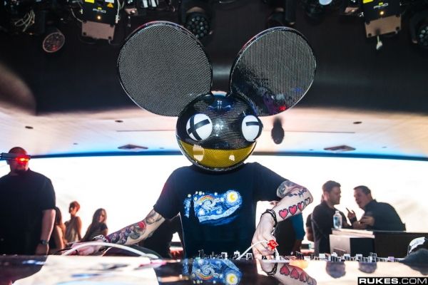 Photo Flash: deadmau5, Rev Run and Ruckus and Miguel Continue Grand Opening at Hakkasan Las Vegas — photo 3 of 9