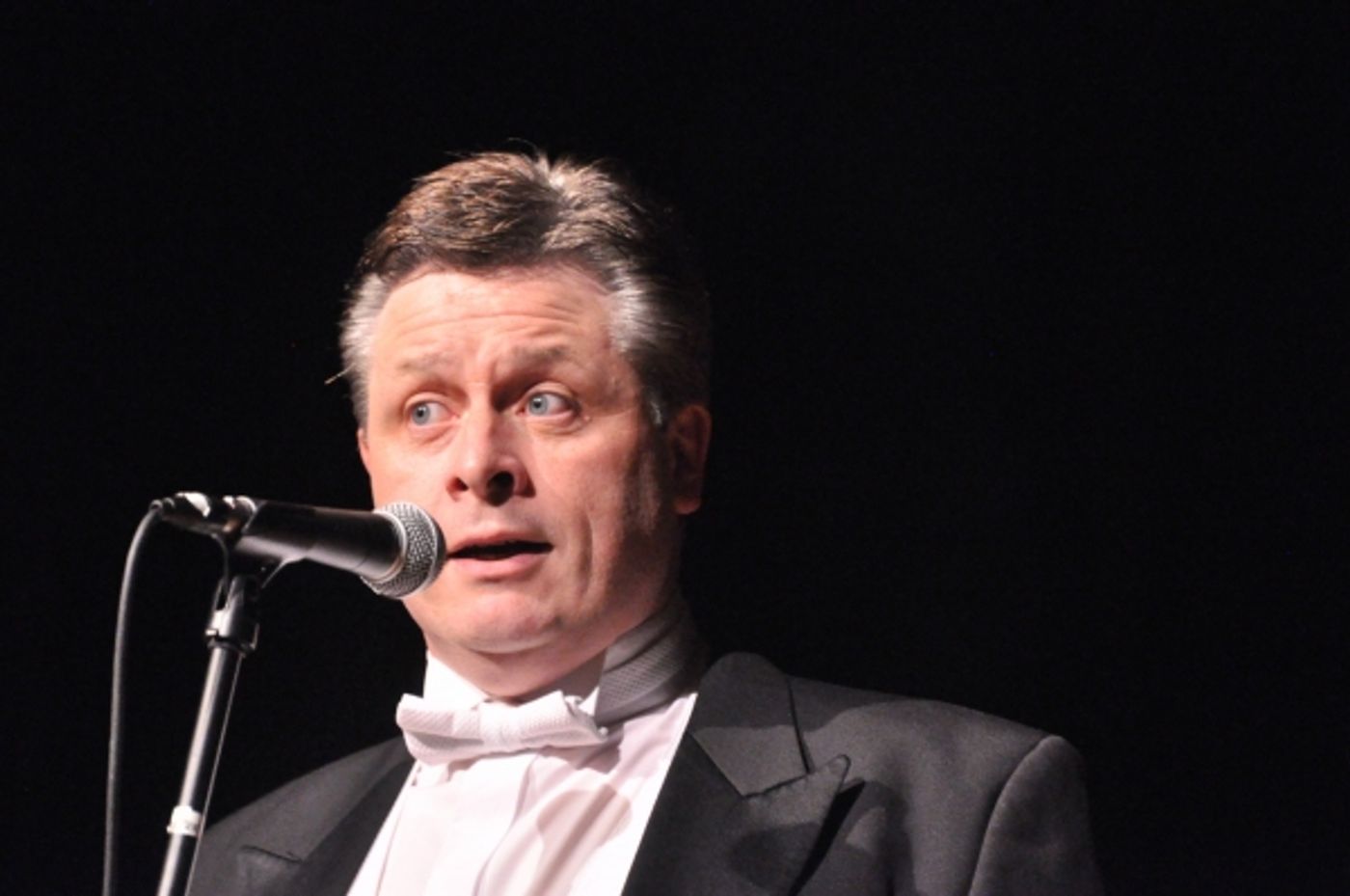 Photo Coverage: Tenor Anthony Kearns Plays Benefit Concert for OASIS  Image