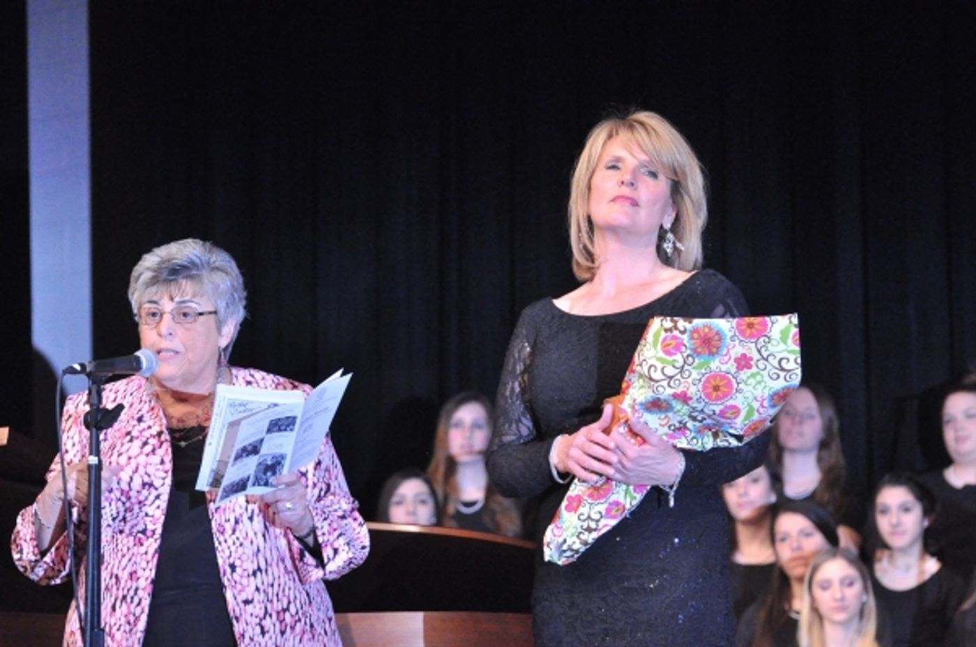 Photo Coverage: Tenor Anthony Kearns Plays Benefit Concert for OASIS  Image