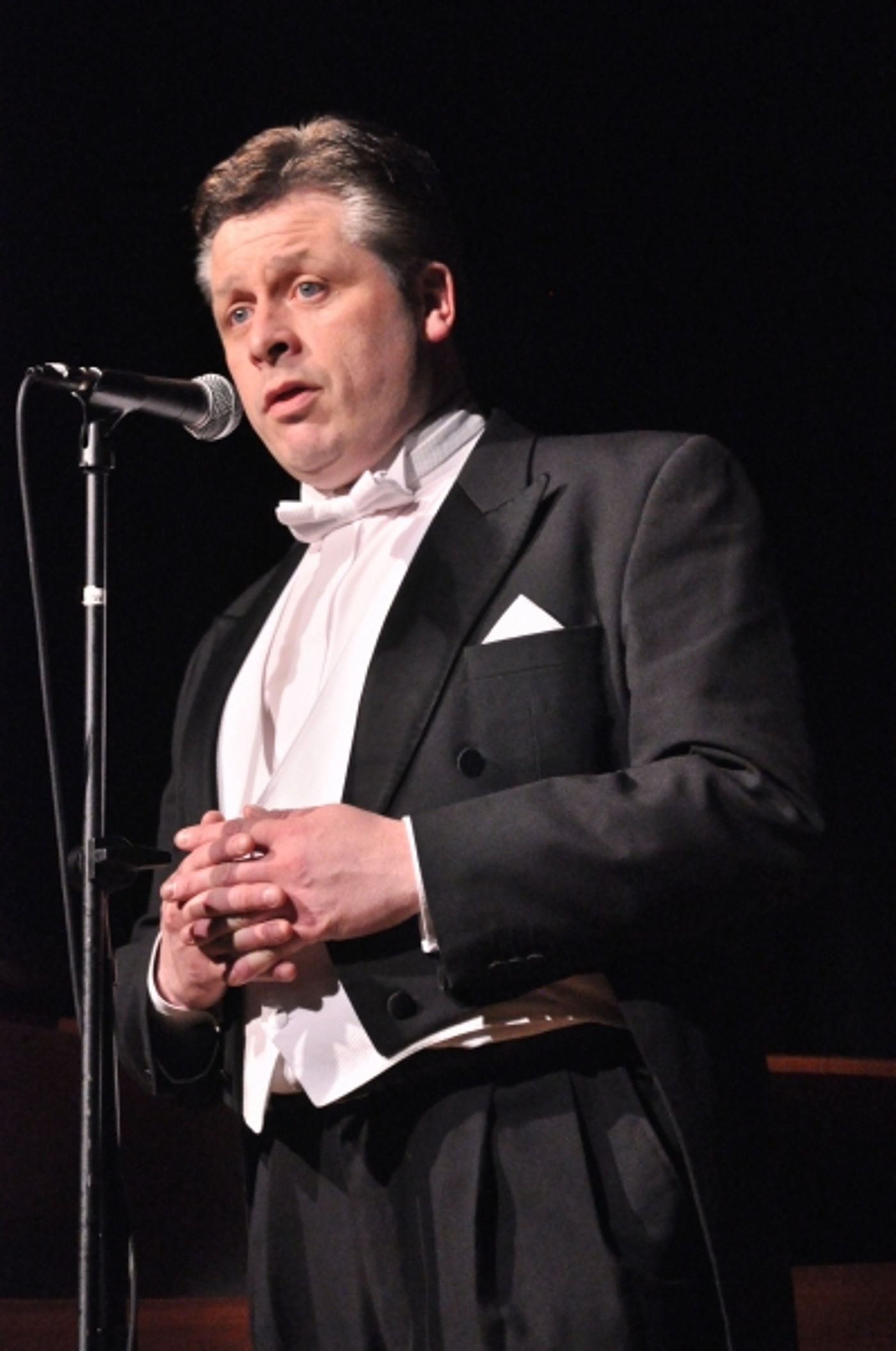 Photo Coverage: Tenor Anthony Kearns Plays Benefit Concert for OASIS  Image