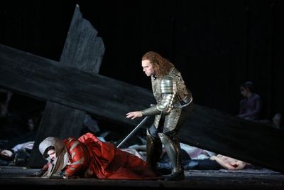 Tamara Wilson as Leonora and TÃƒÂ³mas TÃƒÂ³masson as Count di Luna. Photo