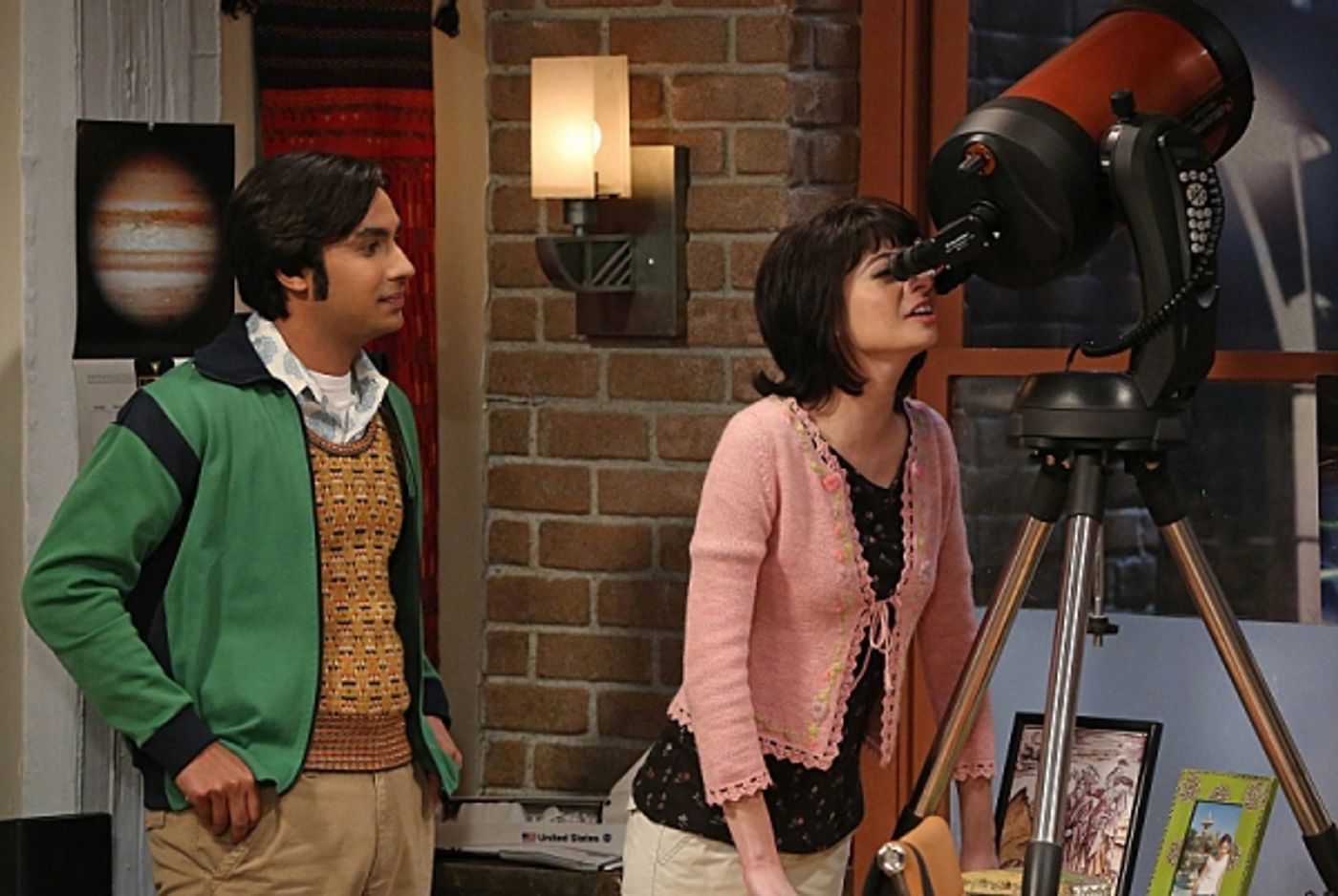 Photo Flash: First Look - THE BIG BANG THEORY's Season Finale, Airing 5/16  Image