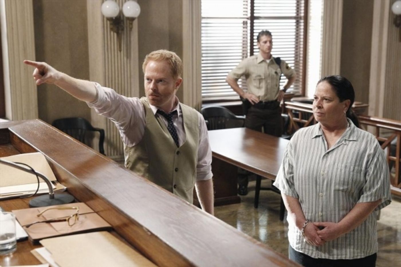 Photo Flash: First Look - MODERN FAMILY's Season Finale, Airing 5/22  Image