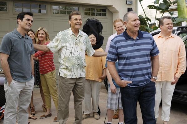 Ty Burrell, SARAH HYLANd, Julie Bowen, Fred Willard, Rico Rodriguez, Jesse Tyler Ferg Photo