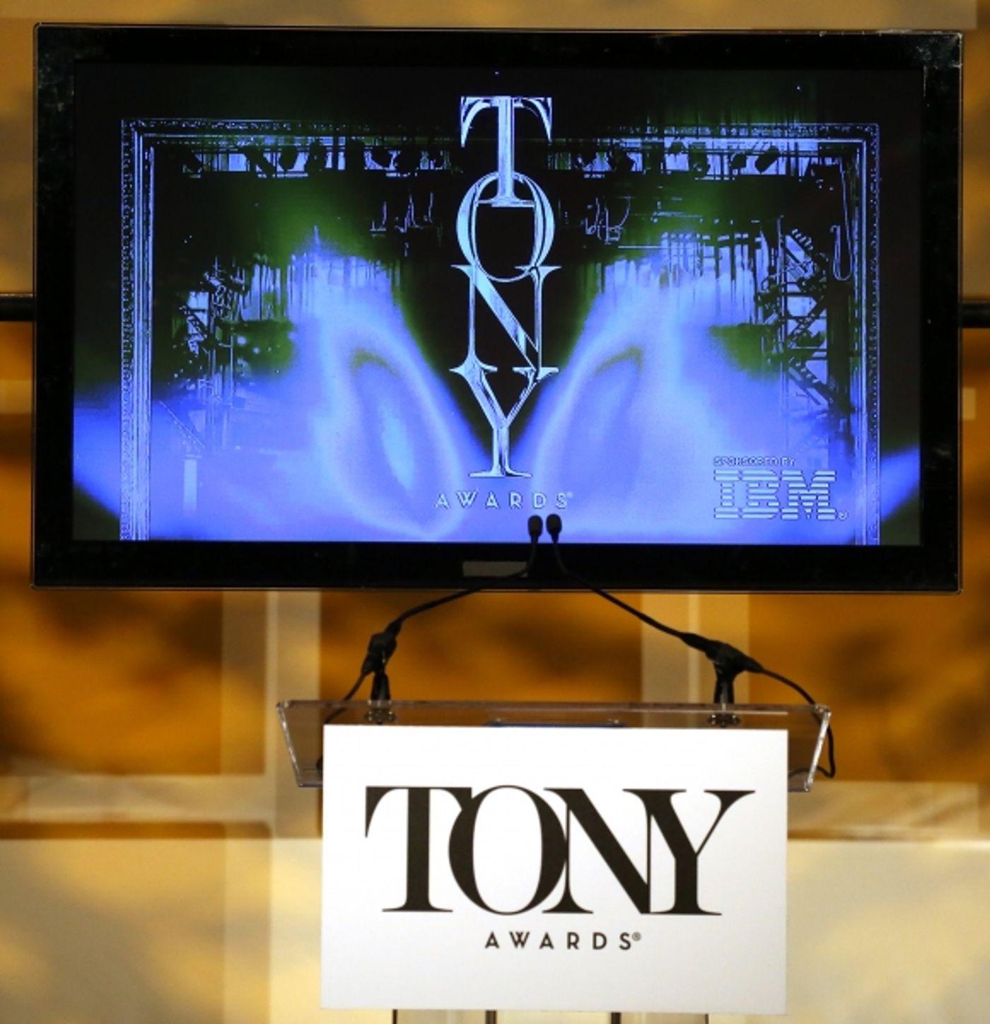 Photo Coverage: Jesse Tyler Ferguson and Sutton Foster Announce the 2013 Tony Nominations!  Image