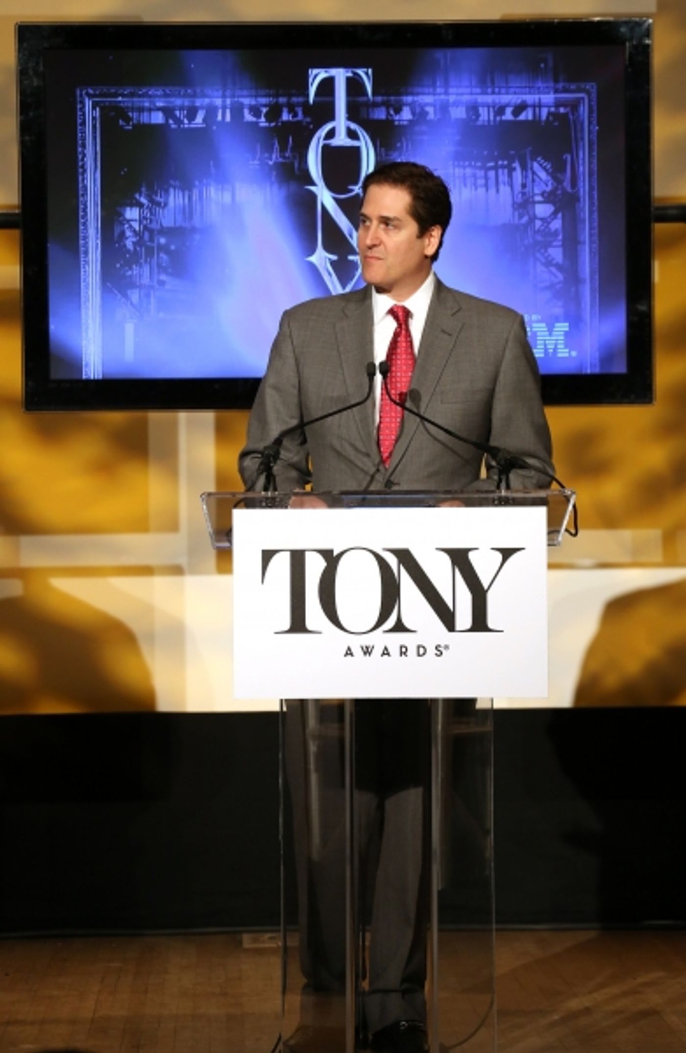 Photo Coverage: Jesse Tyler Ferguson and Sutton Foster Announce the 2013 Tony Nominations!  Image