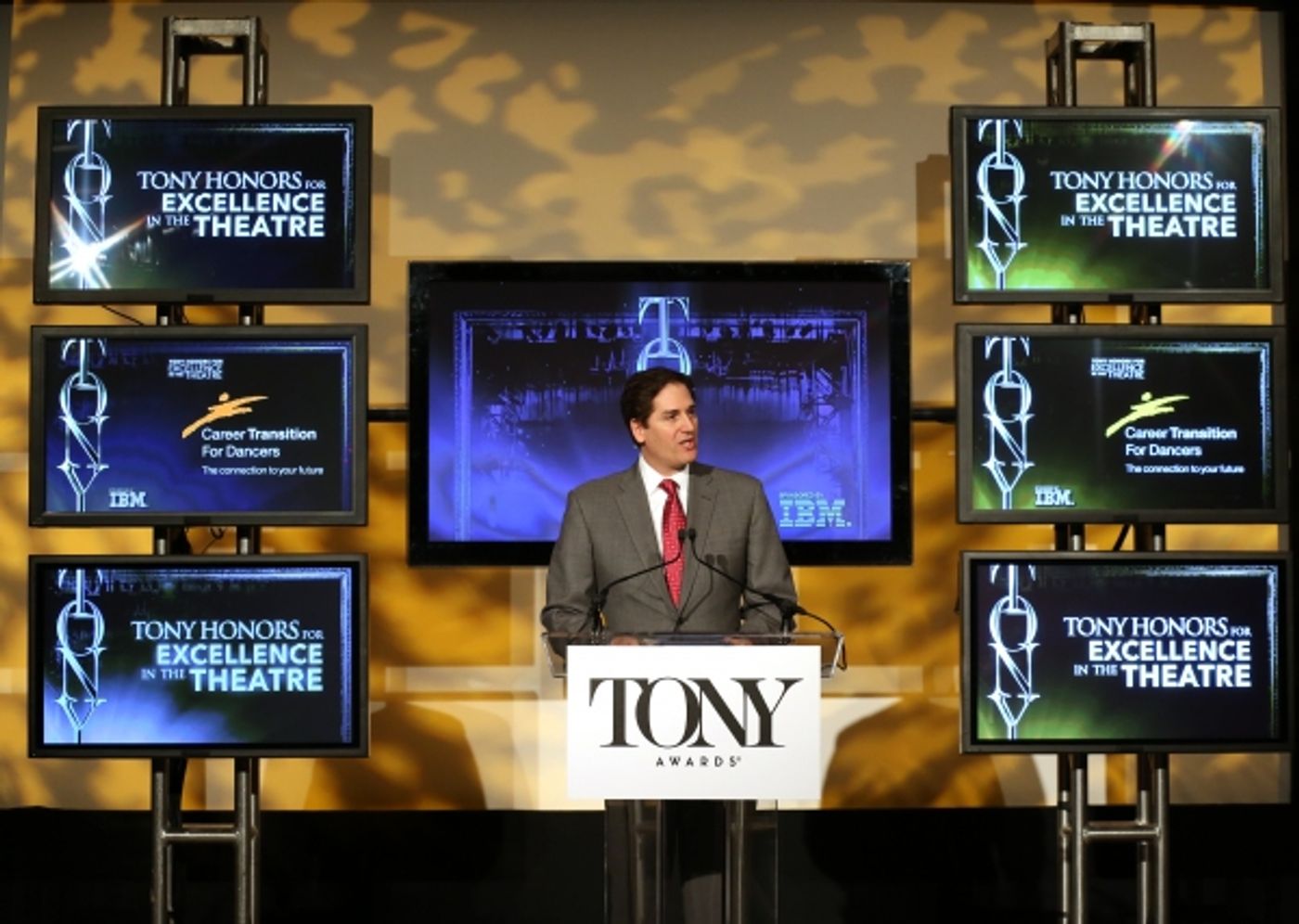 Photo Coverage: Jesse Tyler Ferguson and Sutton Foster Announce the 2013 Tony Nominations!  Image