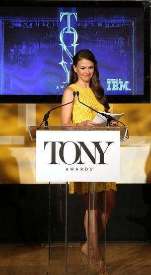 Sutton Foster @ BroadwayWorld Sutton Foster Photo