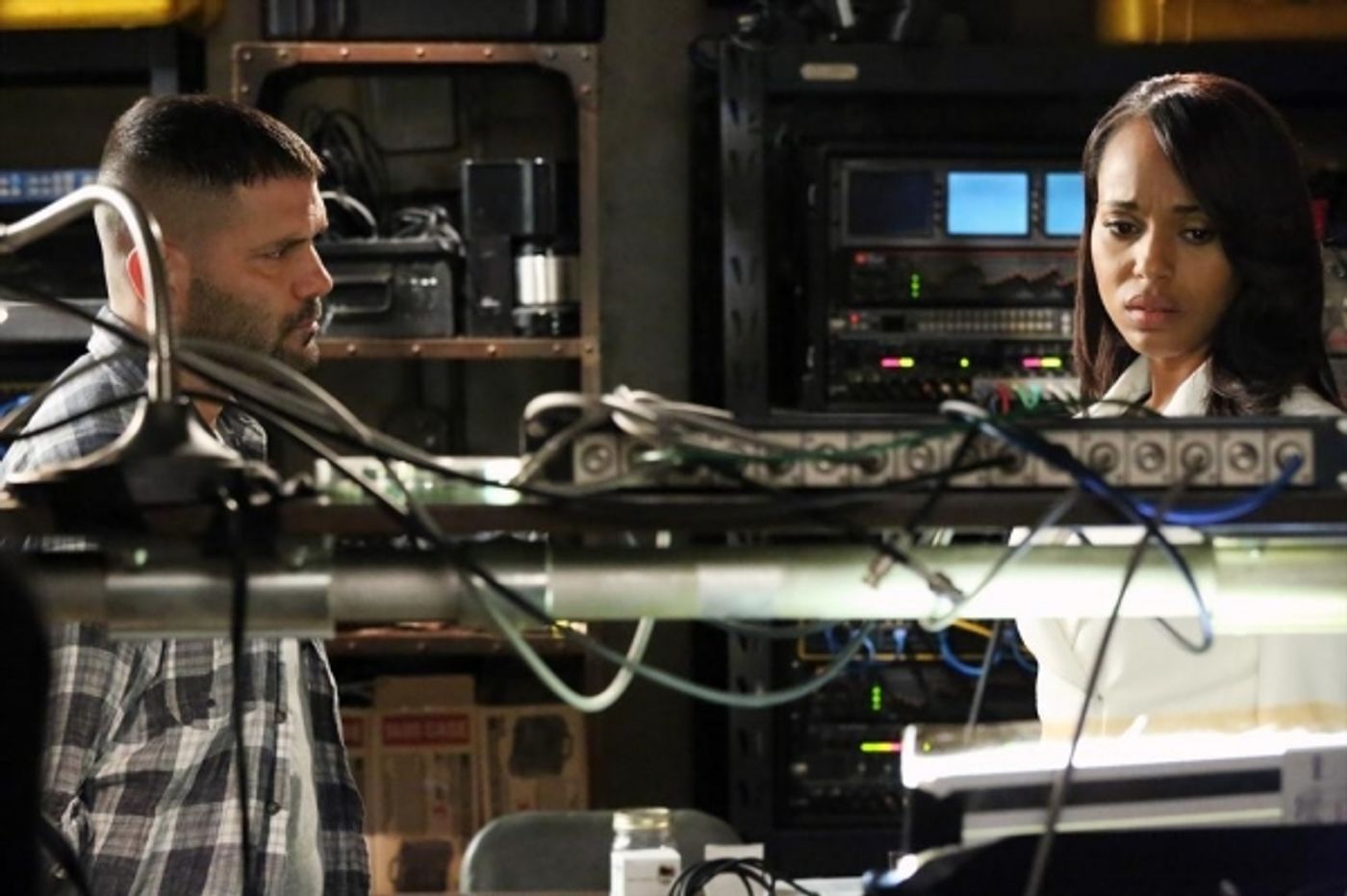 Photo Flash: First Look - SCANDAL's Season Finale, Airing 5/16  Image
