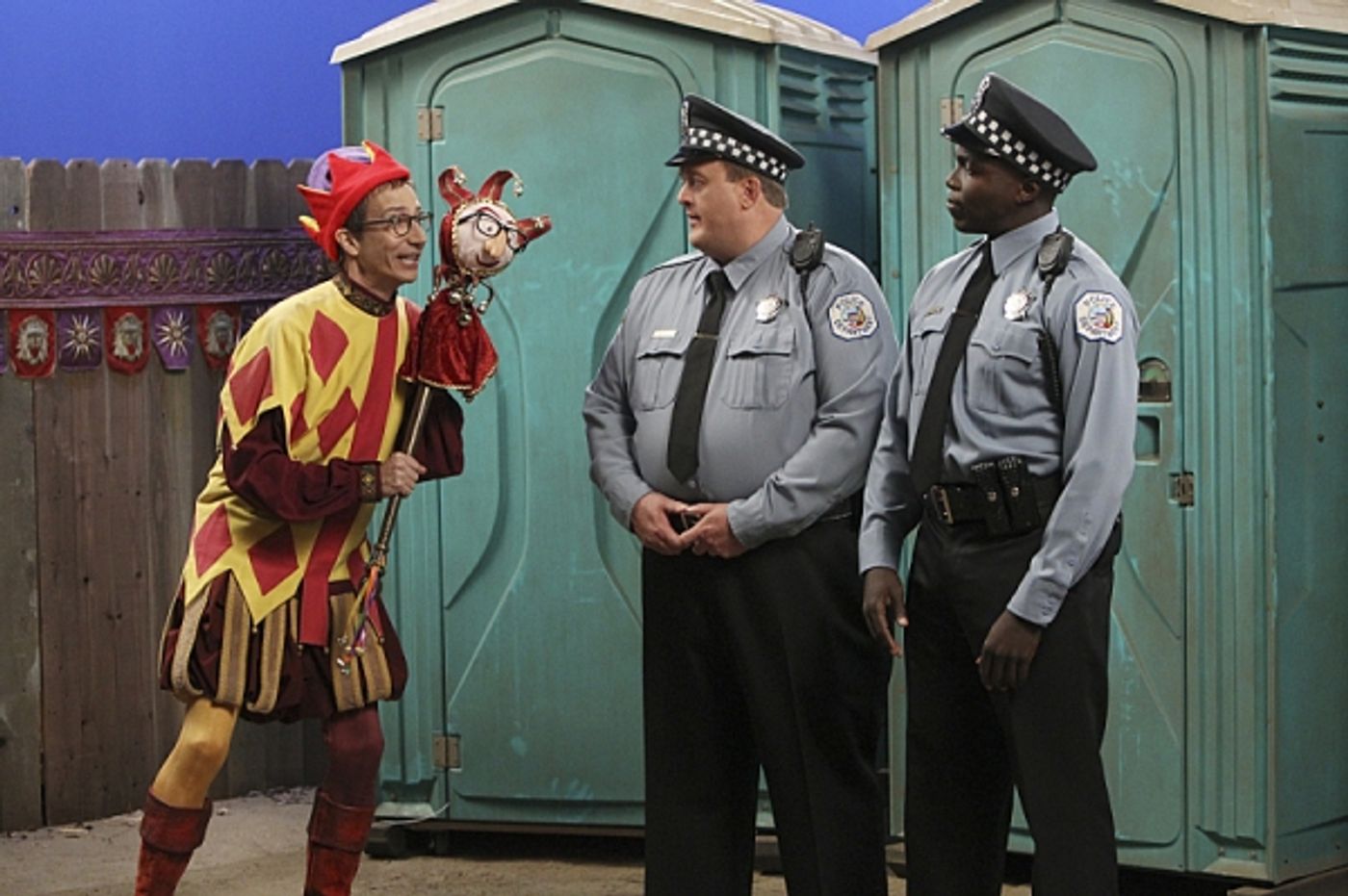 Photo Flash: First Look - MIKE & MOLLY's Third Season Finale, Airing 5/20  Image