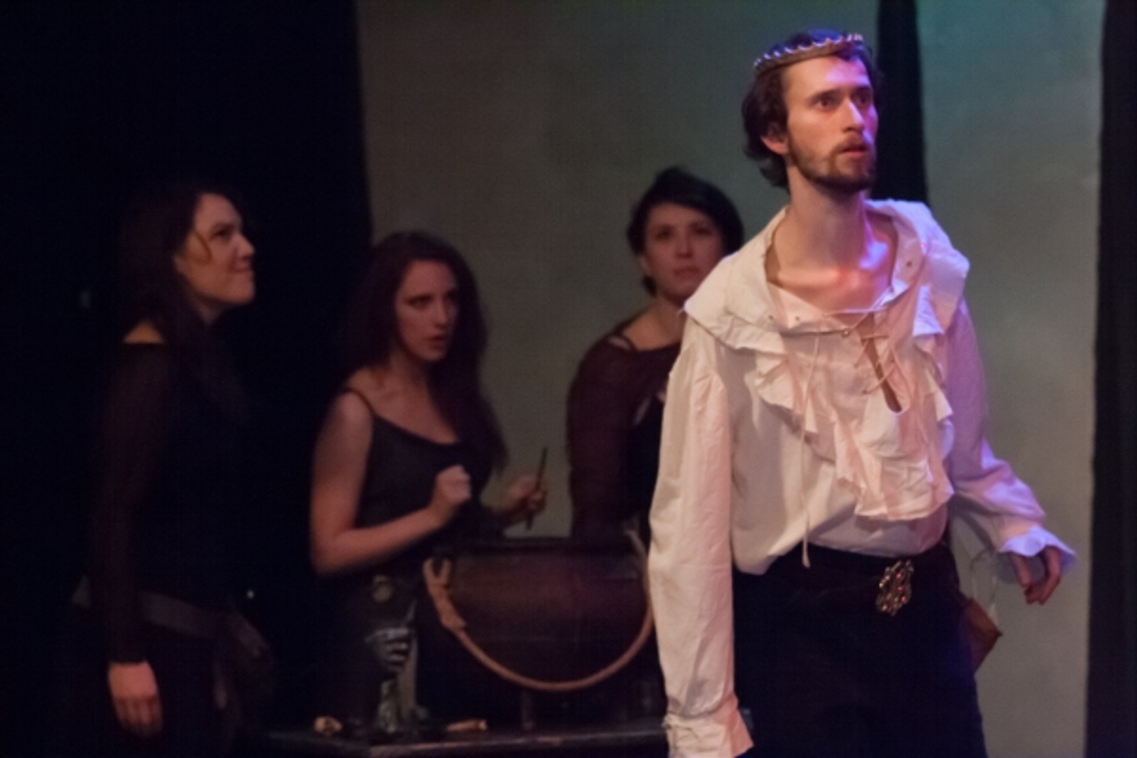 Photo Flash: First Look at Onomatopoeia Theatre's MACBETH — photo 2 of 10