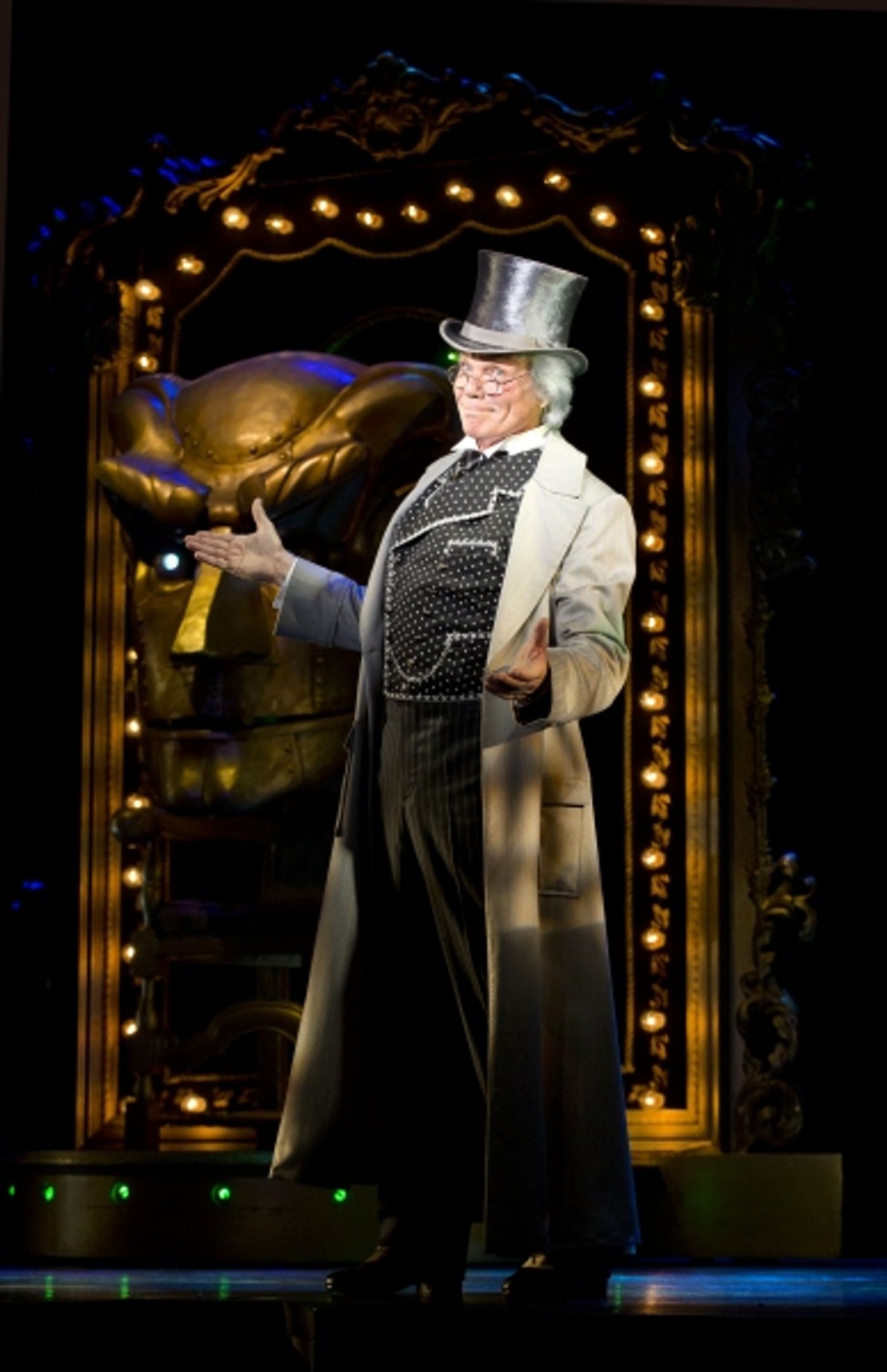 Photo Flash: First Look at Alison Luff and John Davidson in WICKED National Tour Image