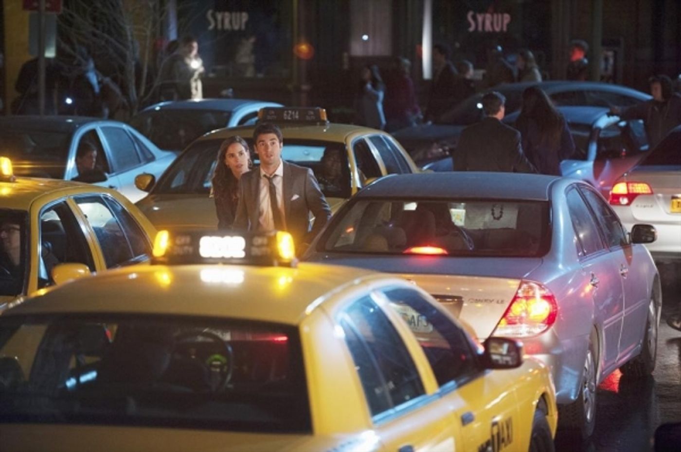 Photo Flash: First Look - REVENGE's Two-Hour Season Finale, Airing 5/12  Image