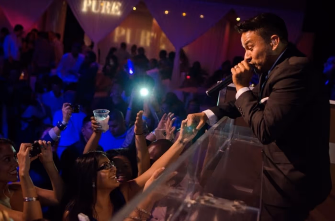 Photo Flash: Frankie J Kicks Off Cinco de Mayo Weekend at Las Vegas' PURE Nightclub Photo Flash: Frankie J Kicks Off Cinco de Mayo Weekend at Las Vegas' PURE Nightclub Image