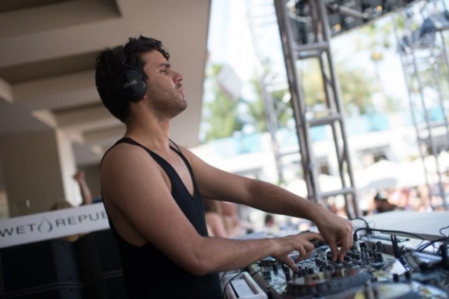 Photo Flash: DJ Tiesto Launches 'Club Life' Residency at Las Vegas' WET REPUBLIC Image