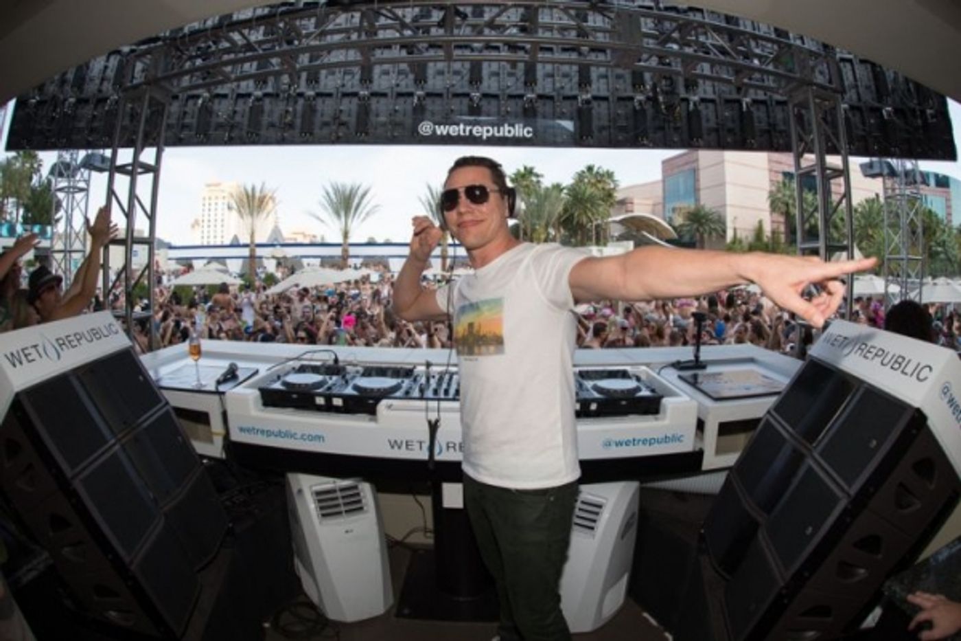 Photo Flash: DJ Tiesto Launches 'Club Life' Residency at Las Vegas' WET REPUBLIC Photo Flash: DJ Tiesto Launches 'Club Life' Residency at Las Vegas' WET REPUBLIC Image