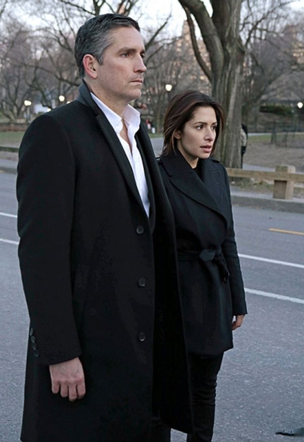 Jim Caviezel, Sarah Shahi
 Photo