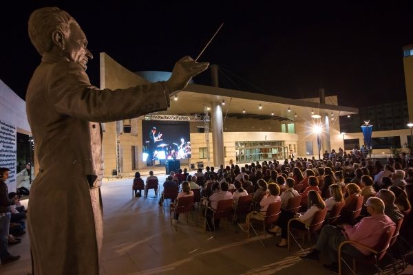 Photo Flash: New York Philharmonic Visits Istanbul, Zurich — photo 25 of 38