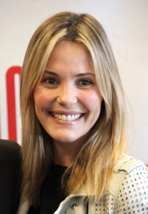 Leslie Bibb Photo