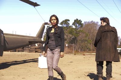 Daniella Alonso, Billy Burke
 Photo