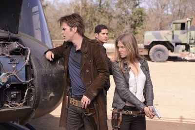 Billy Burke, JD Pardo, Tracy Spiridakos
 Photo