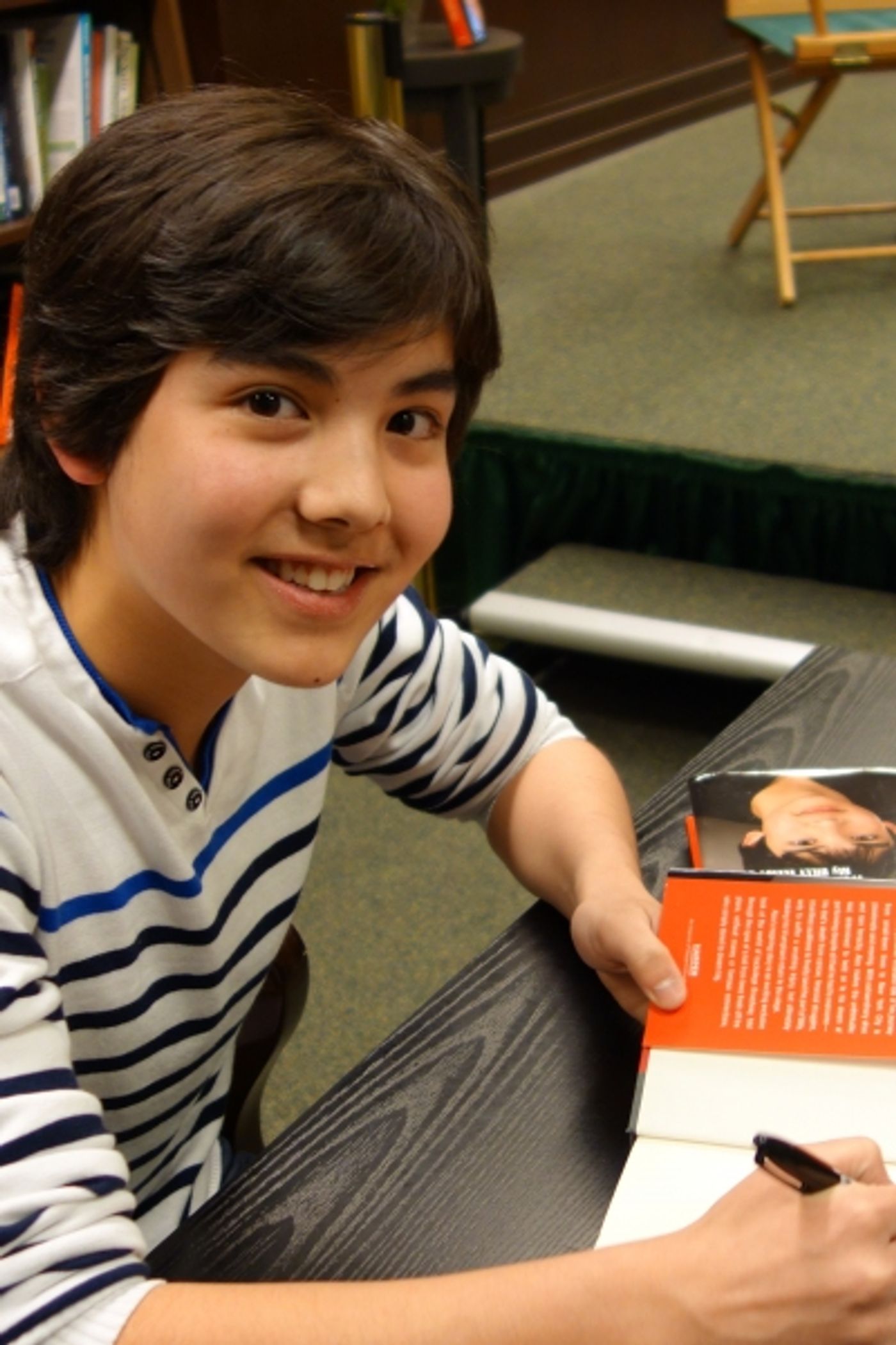 Photo Flash: Inside Alex Ko's Broadway Book Signing!  Image