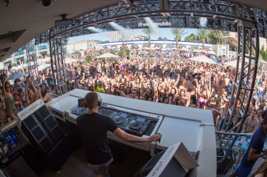 Photo Flash: Calvin Harris and TJR Take Over Wet Republic in Las Vegas Image
