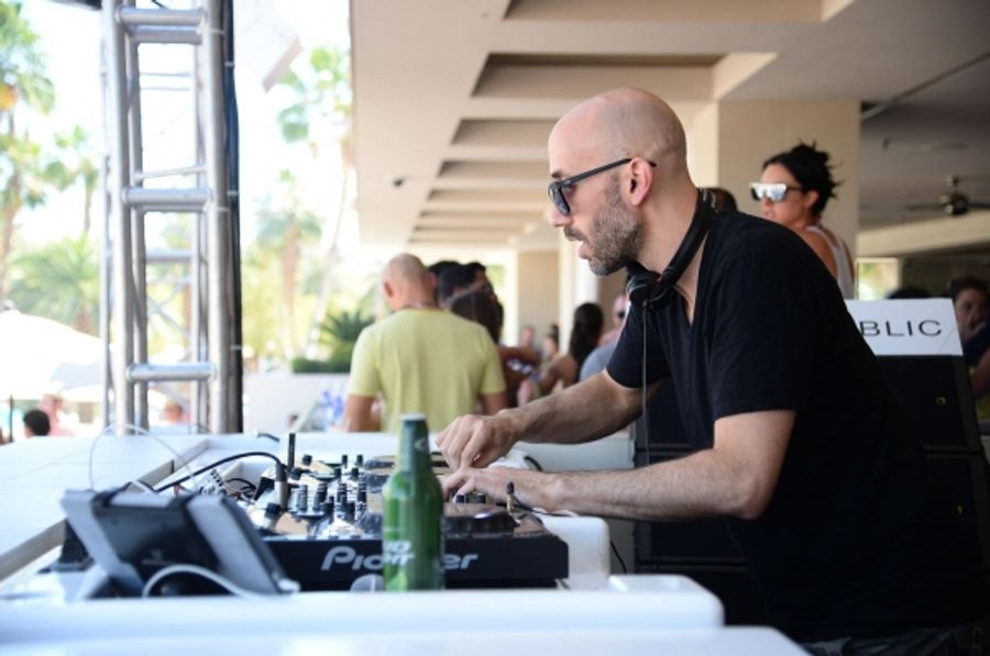 Photo Flash: Calvin Harris and TJR Take Over Wet Republic in Las Vegas Image