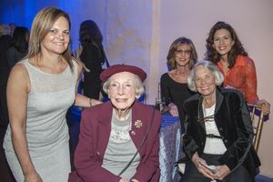 Teresa Eyring, Anne Kaufman, Christine Lahti, Liz Smith, Jessica Hecht @ BroadwayWorld Teresa Eyring, Anne Kaufman, Christine Lahti, Liz Smith, Jessica Hecht Photo