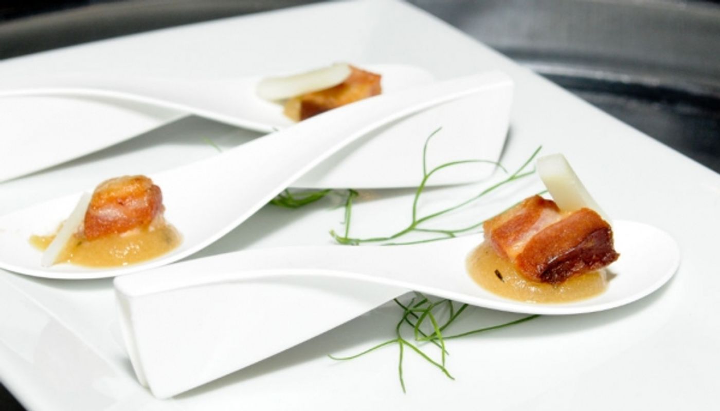 Photo Flash: Rhea Perlman, Danny DeVito & More at Opening Night of STELLA & LOU Photo Flash: Rhea Perlman, Danny DeVito & More at Opening Night of STELLA & LOU Image