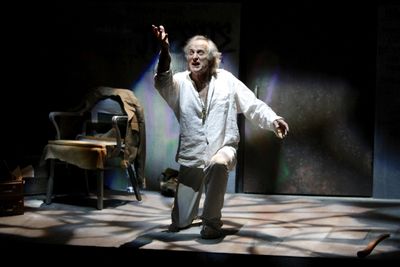 Joseph Graves (as The Poet) in the Syracuse Stage production of An Iliad Photo