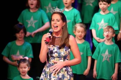 Shannon Oliver (Miss New York) and the West Side Y''s Kids Company Photo