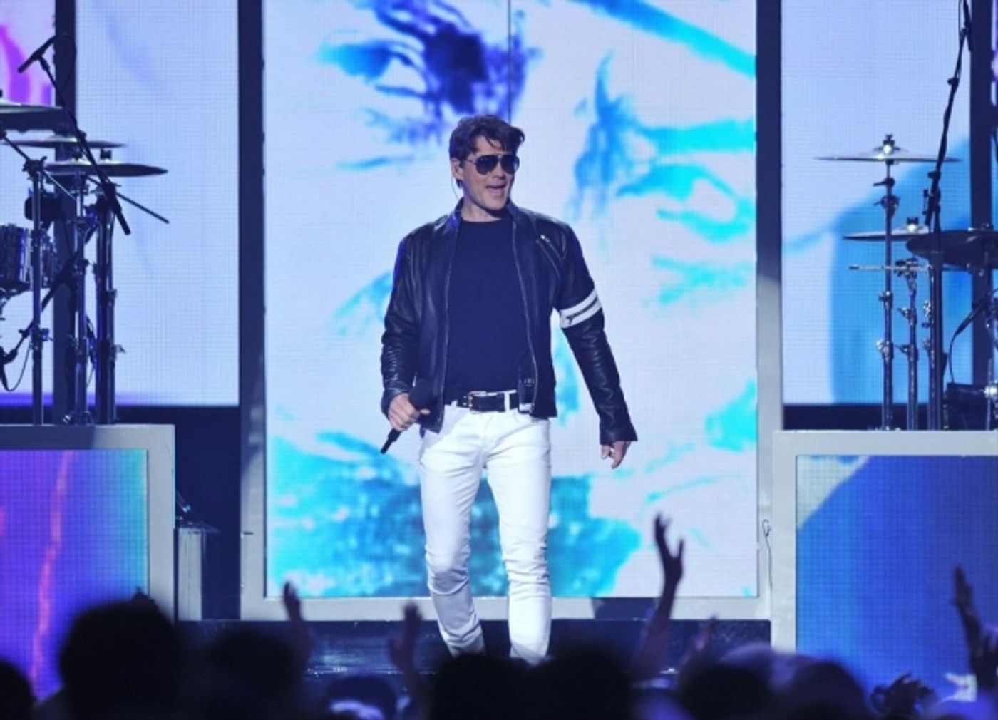 Photo Flash: Look Back at Last Night's Star-Studded 2013 Billboard Music Awards!  Image