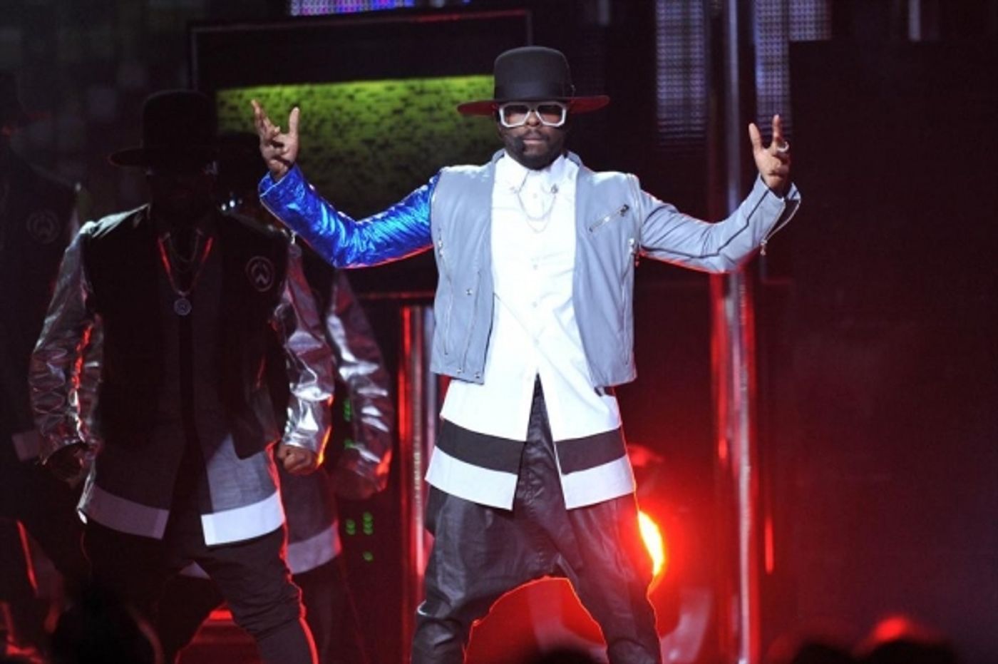 Photo Flash: Look Back at Last Night's Star-Studded 2013 Billboard Music Awards!  Image