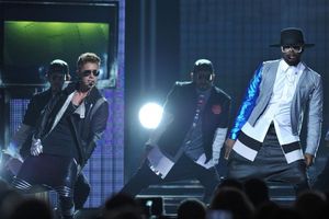 Justin Bieber, WILL.I.AM @ BroadwayWorld Justin Bieber, WILL.I.AM Photo