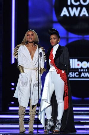 ERYKAH BADU, JANELLE MONAE @ BroadwayWorld ERYKAH BADU, JANELLE MONAE Photo