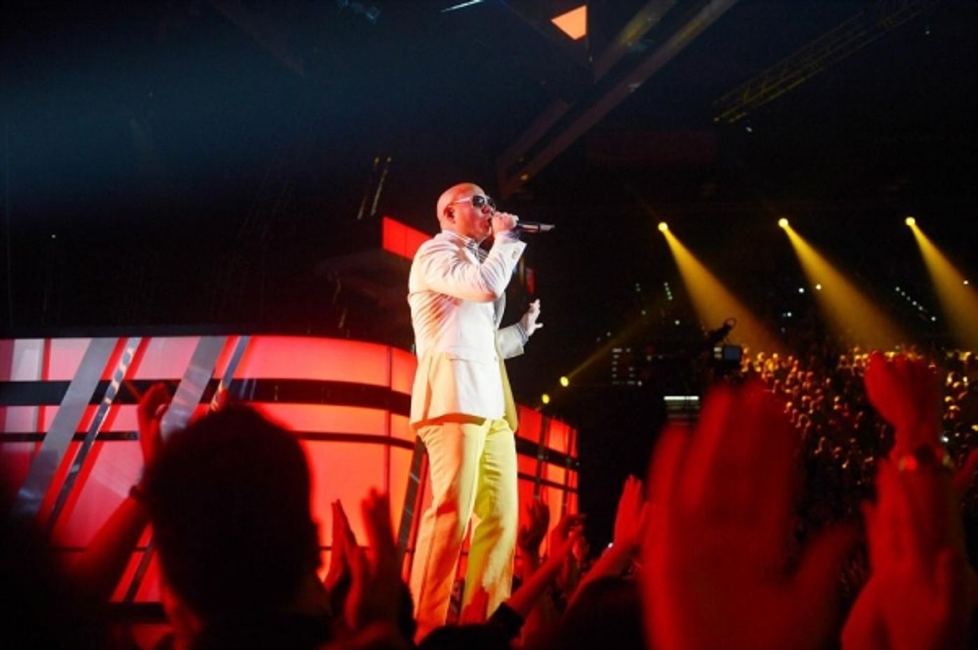 Photo Flash: Look Back at Last Night's Star-Studded 2013 Billboard Music Awards!  Image