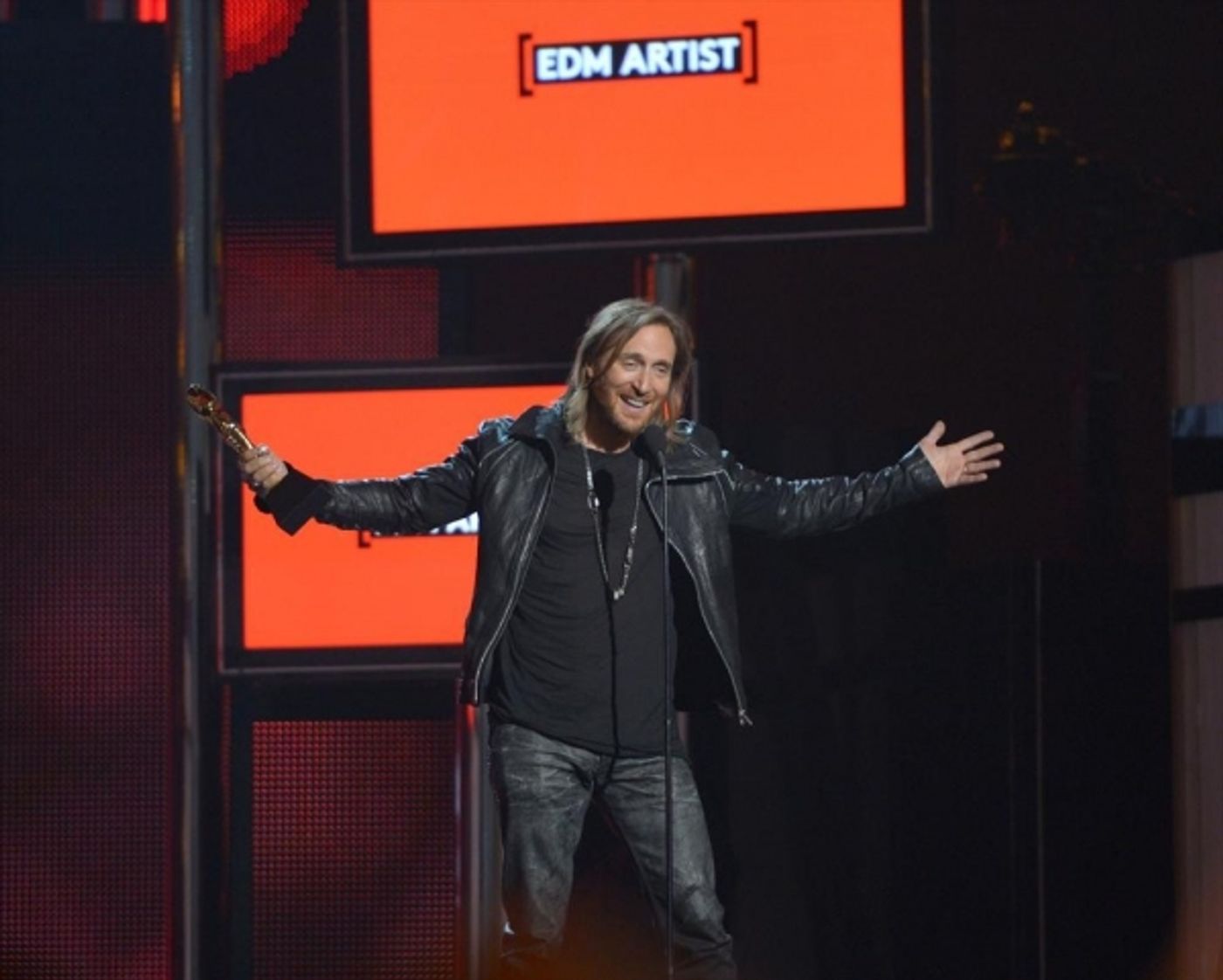 Photo Flash: Look Back at Last Night's Star-Studded 2013 Billboard Music Awards!  Image