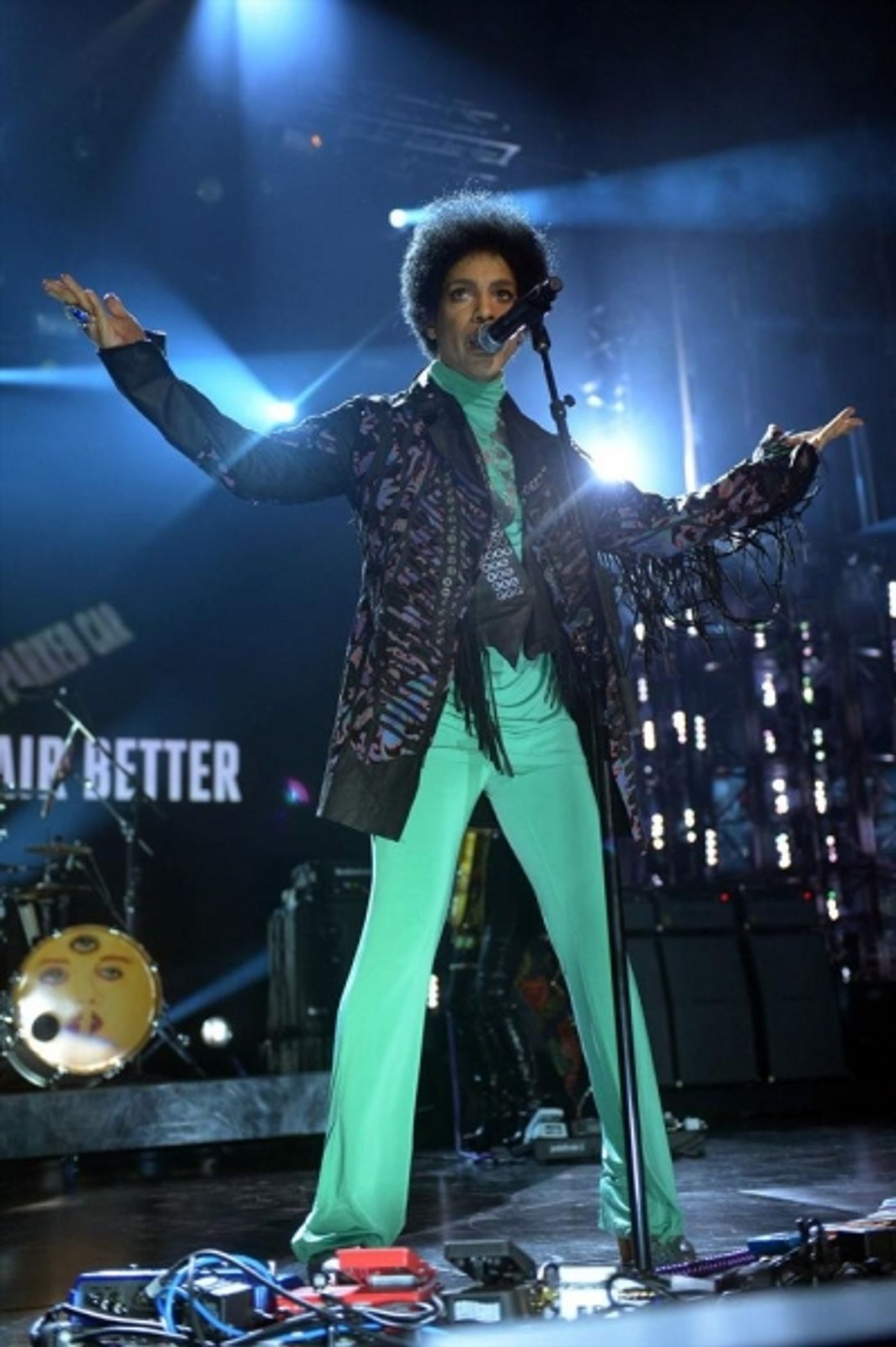 Photo Flash: Look Back at Last Night's Star-Studded 2013 Billboard Music Awards!  Image