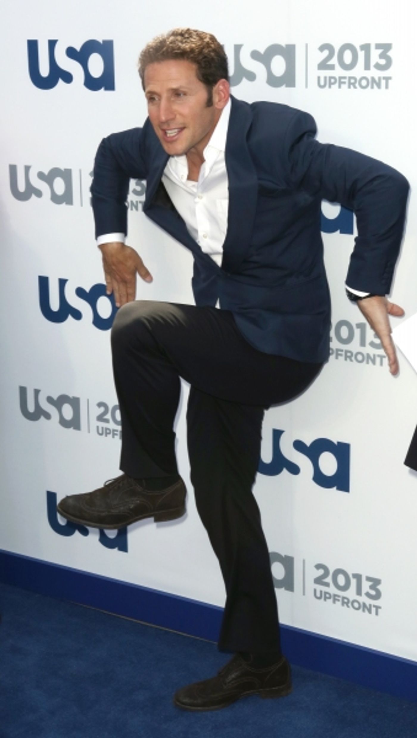 Photo Coverage: Aaron Tveit & More Gather for USA Upfronts in NYC  Image