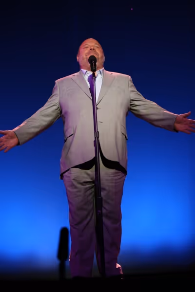 Kevin Chamberlin performs ''Neverland'' from Peter Pan Photo