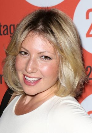 Ari Graynor  Photo
