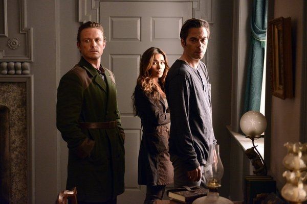 David Lyons, Daniella Alonso, Billy Burke Photo